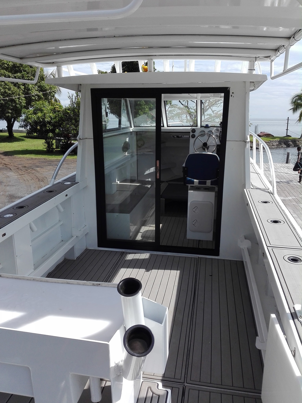 Barco de cabina de 9,6 m (1)