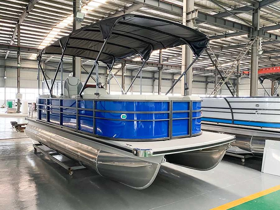 Barco pontón clásico de 15 pies