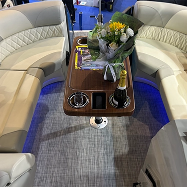 22 pies Sport TRITOON PONTOON BOAK