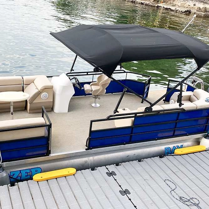 Barco pontón clásico de 22 pies 