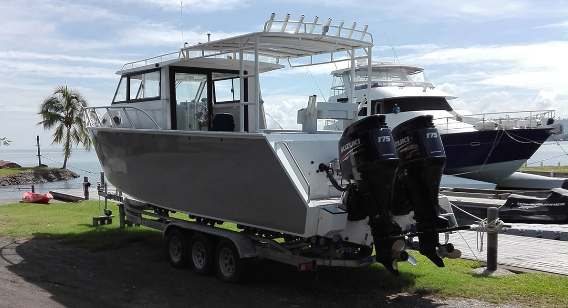 Barco con cabina completa de 9,6 m
