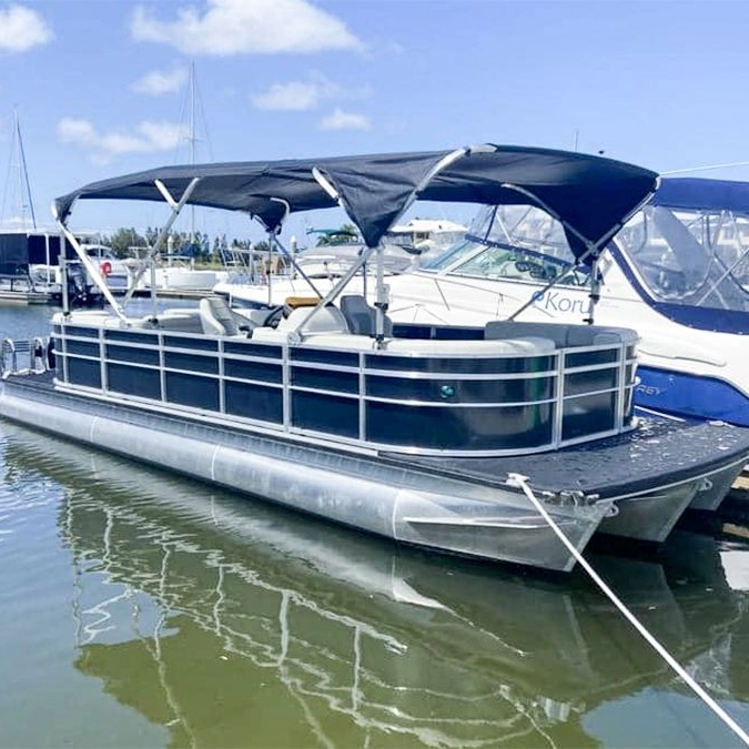 Barco pontón clásico de 22 pies 