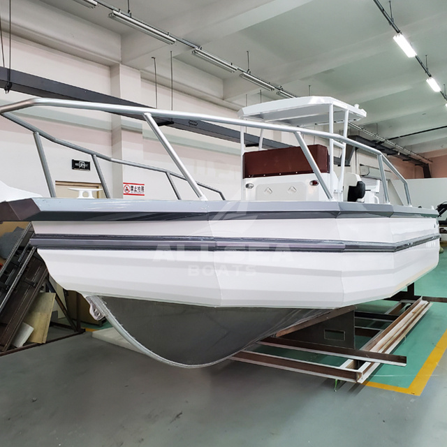 Barco de consola central de 6.85m