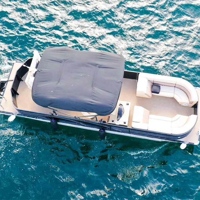Barco pontón clásico de 22 pies 
